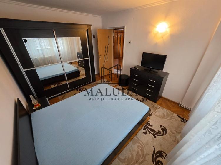 Apartament cu 4 camere decomandat, mobilat în Ultracentral
