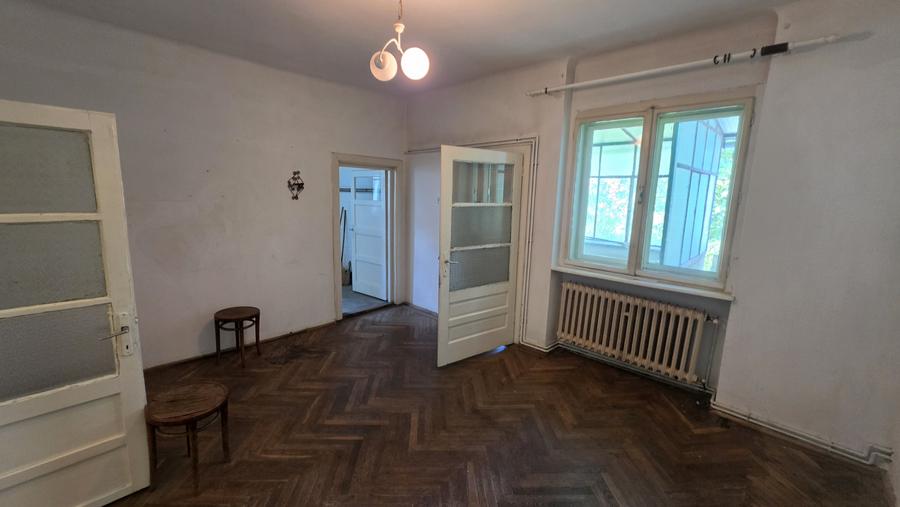 Apartament cu 4 camere decomandat în Sub Arini