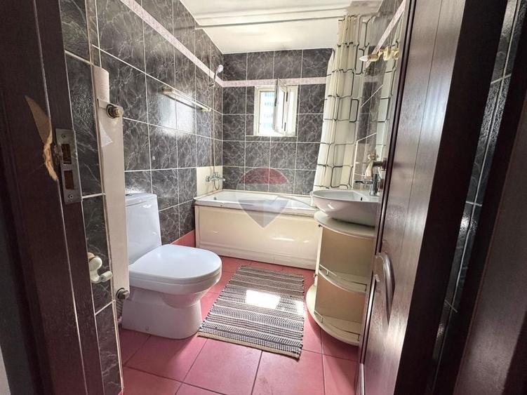 Apartament cu 3 camere de închiriat zona Piata Decebal - 9