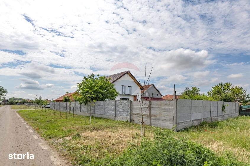 Casă cu 5 camere cu Teren 620 Mp în Macea