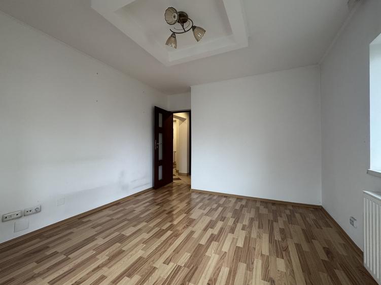 Apartament cu 3 camere decomandat în Decebal