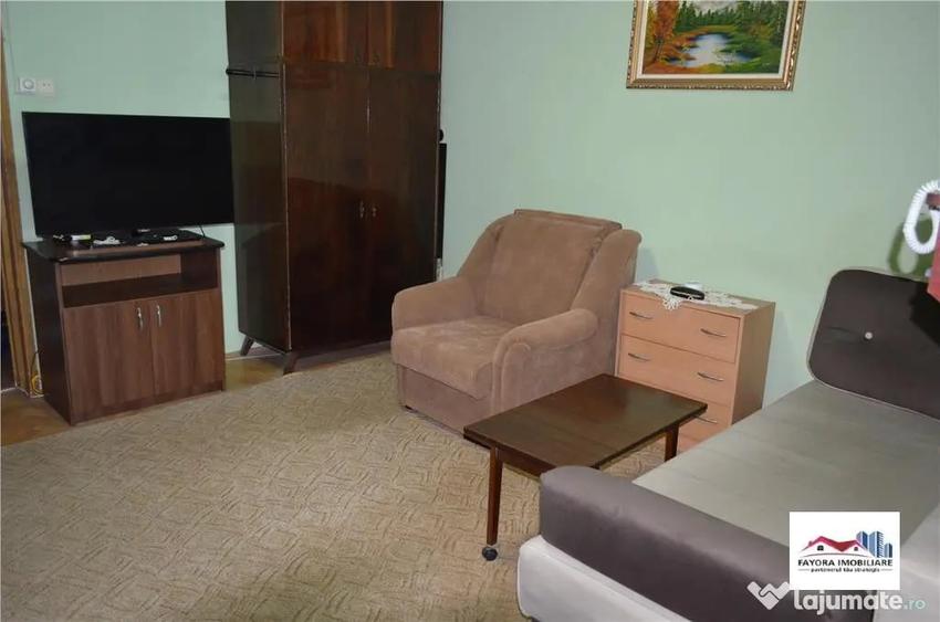 Garsonieră decomandată în Central