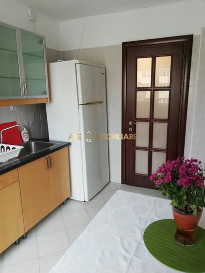 Apartament cu 2 camere semidecomandat, mobilat în Moșilor