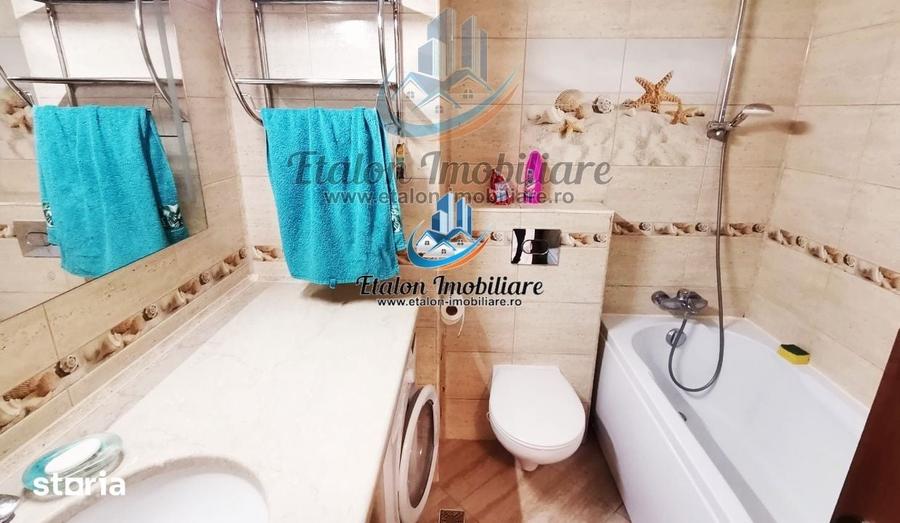 Apartament cu 3 camere semidecomandat în Calea Romanului
