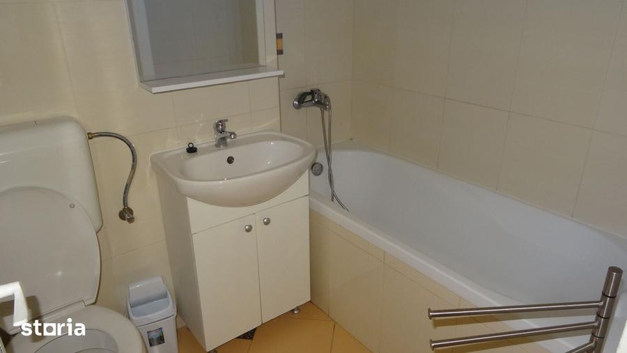 Apartament cu 3 camere semidecomandat în Olimpia-Stadion