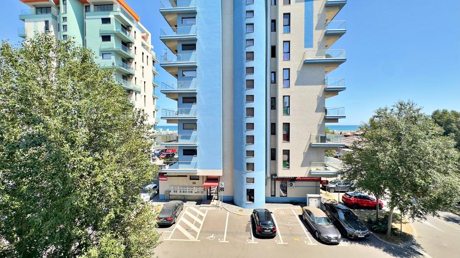Apartament cu 2 camere semidecomandat, mobilat în Mamaia