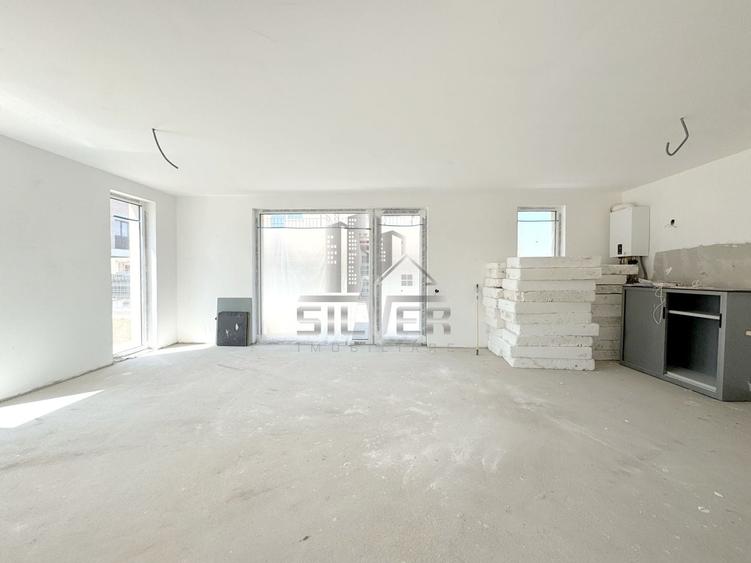Duplex cu 5 camere cu Canalizare în Chinteni