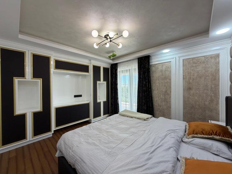 Casă individuală cu 5 camere cu Piscina în Exterior Vest