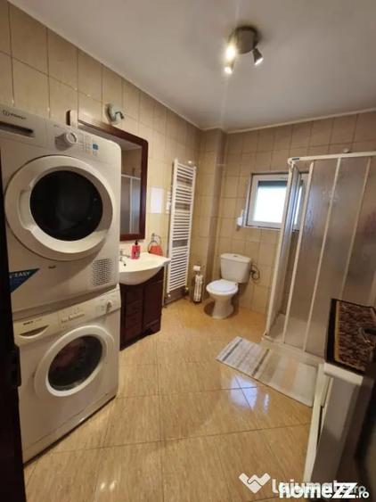 Casă cu 5 camere cu Teren 1500 Mp în Central