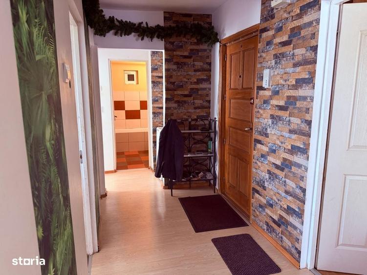 Apartament cu 3 camere decomandat în Burdujeni