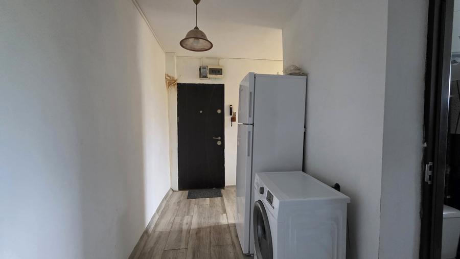 Garsonieră decomandată, mobilată în Girocului