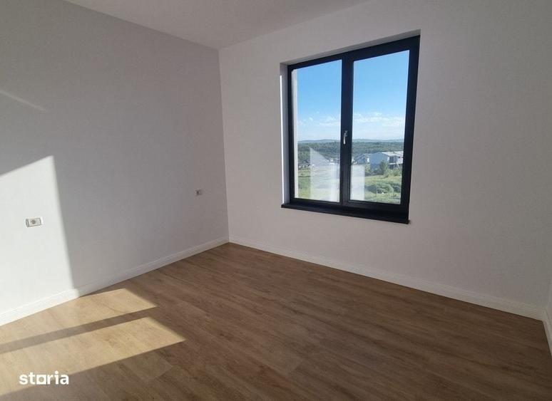 Casă cu 4 camere în Valea Adâncă