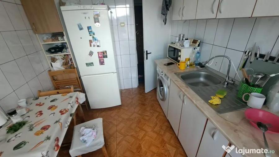 Apartament 3 camere semidecomandat - 10