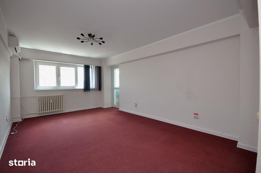 Apartament cu 4 camere în Obor