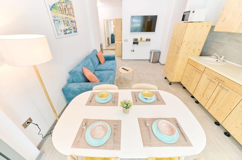 Apartament cu 3 camere decomandat în Mamaia-Sat