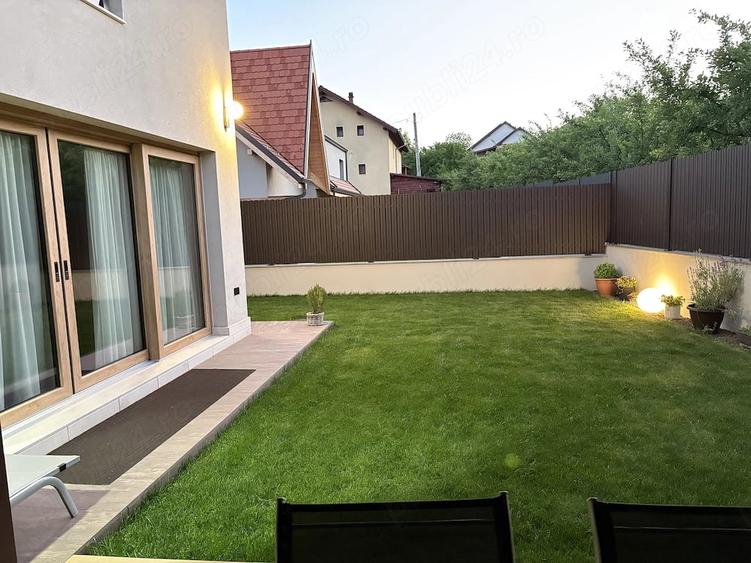 Casă cu 7 camere cu Teren 300 Mp în Iris