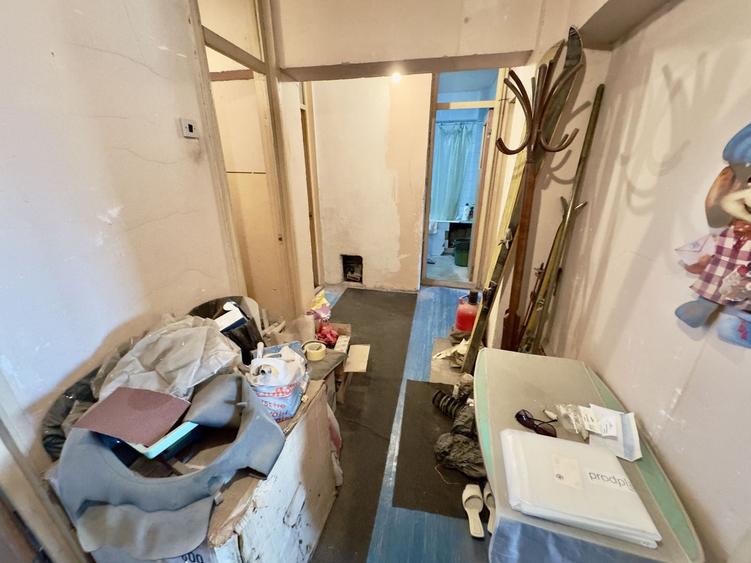 Apartament cu 3 camere decomandat în Uverturii
