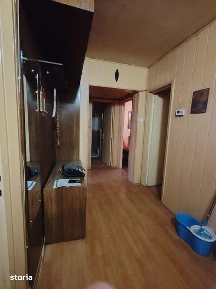 Apartament cu 4 camere decomandat în Central