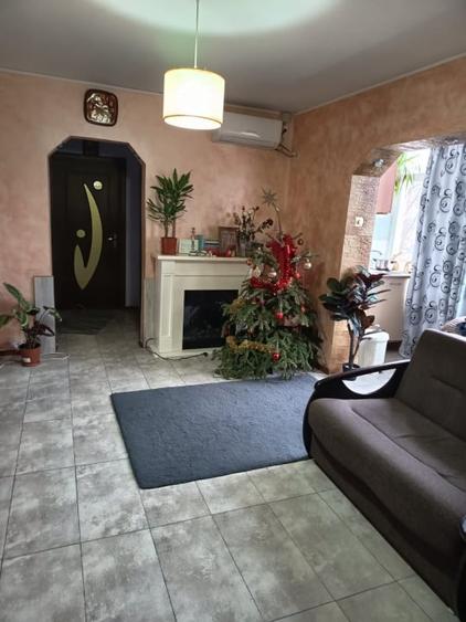 Apartament cu 3 camere semidecomandat, mobilat în Brazda lui Novac