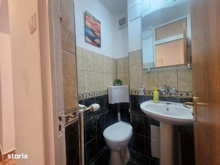 Apartament cu 3 camere decomandat în Victoriei