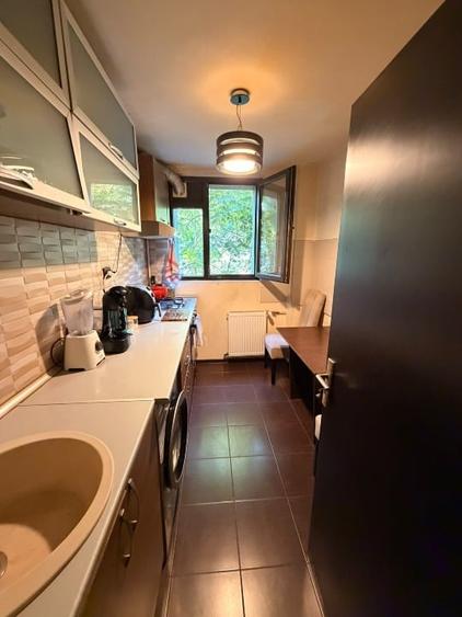 Apartament cu 2 camere semidecomandat, mobilat în Iancului