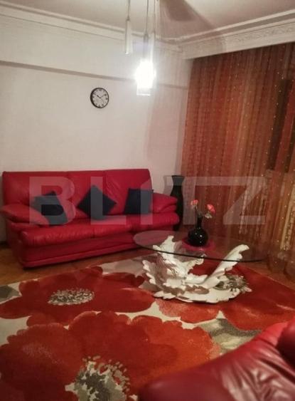 Apartament cu 3 camere semidecomandat, mobilat în Tătărași