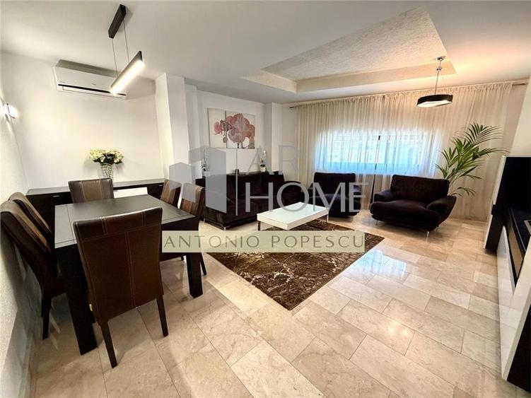 Apartament cu 3 camere decomandat, mobilat în Ultracentral