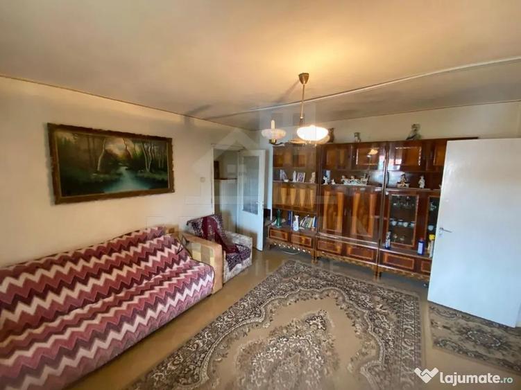 Apartament cu 2 camere semidecomandat în Rovine
