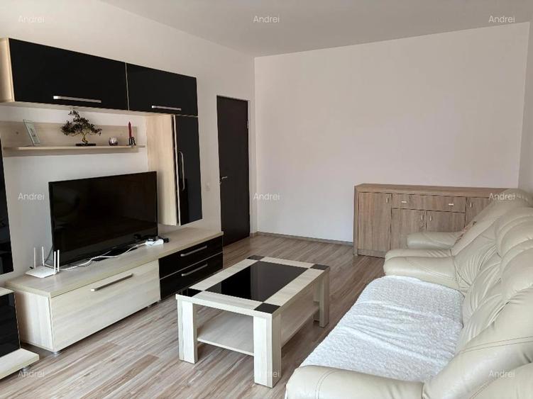 Apartament cu 3 camere decomandat, mobilat în Titan