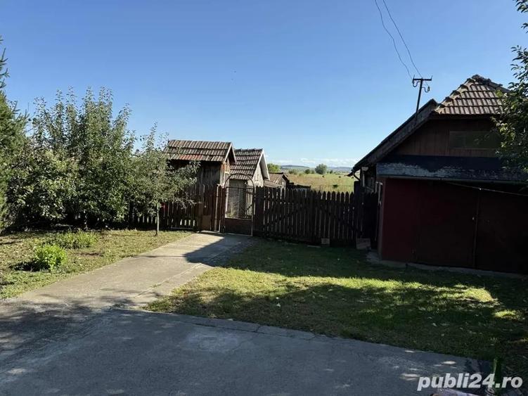 Casă cu 6 camere cu Teren 1960 Mp în Nazna