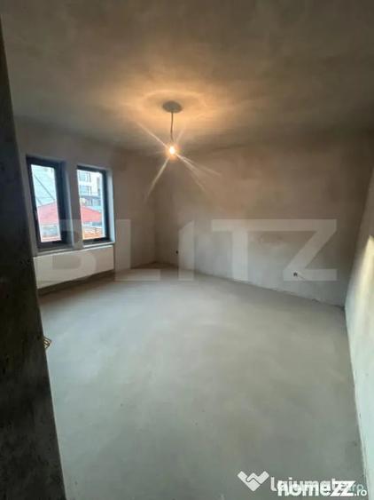 Casă cu 7 camere cu Teren 600 Mp în Micro 6