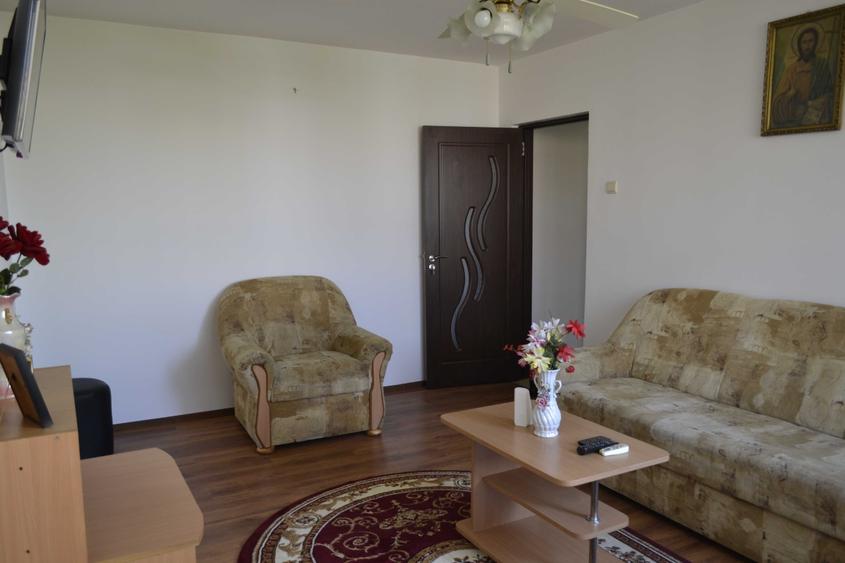 Apartament cu 2 camere decomandat în Berceni