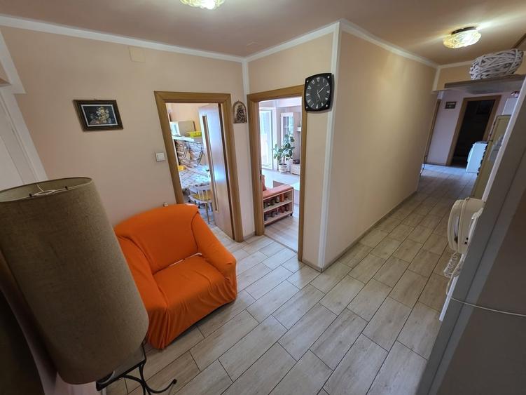 Apartament cu 3 camere decomandat în Doamna Ghica