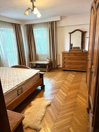 Apartament cu 3 camere decomandat în 13 Septembrie