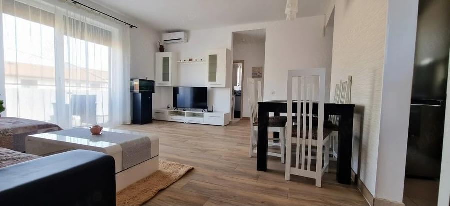 Apartament cu 3 camere decomandat în Dumbrăvița