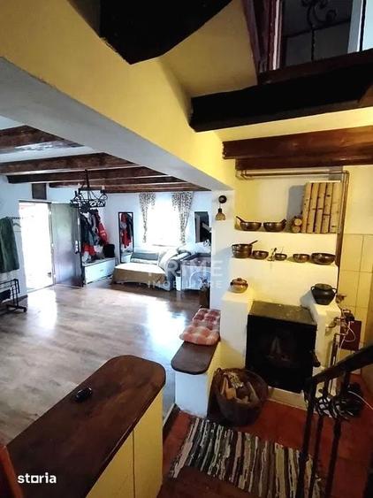 Casă cu 4 camere cu Teren 1300 Mp în Central