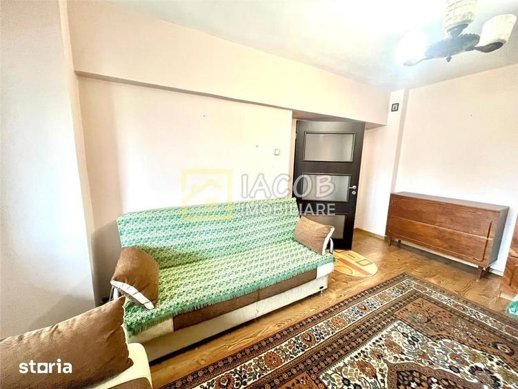 Apartament cu 3 camere decomandat în Central