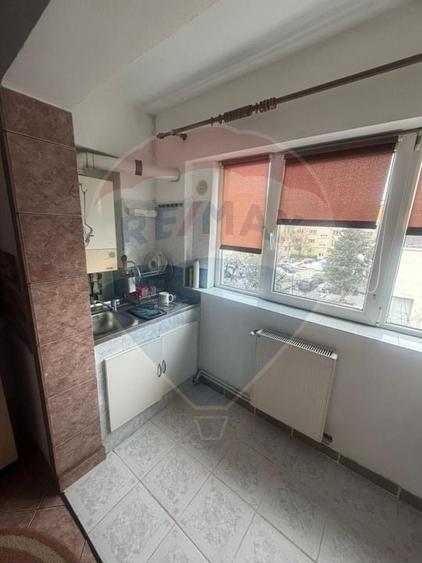 Apartament cu 2 camere decomandat în Hotvon