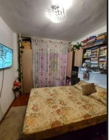 Apartament cu 3 camere semidecomandat în Sebastian