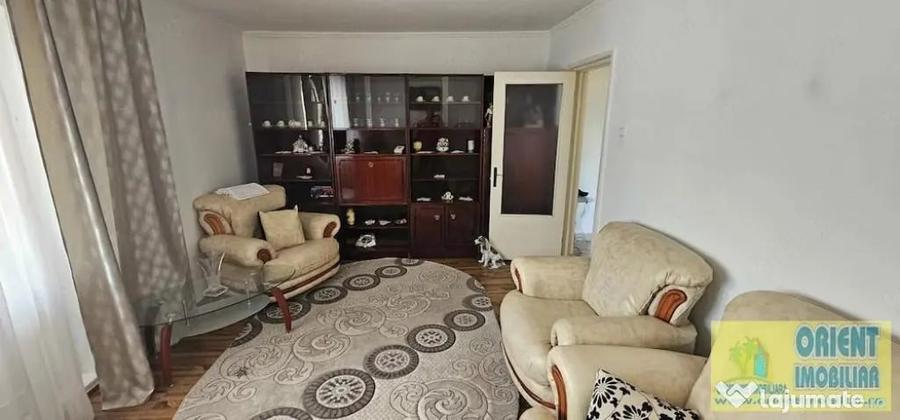 Apartament cu 2 camere decomandat în Poarta 6