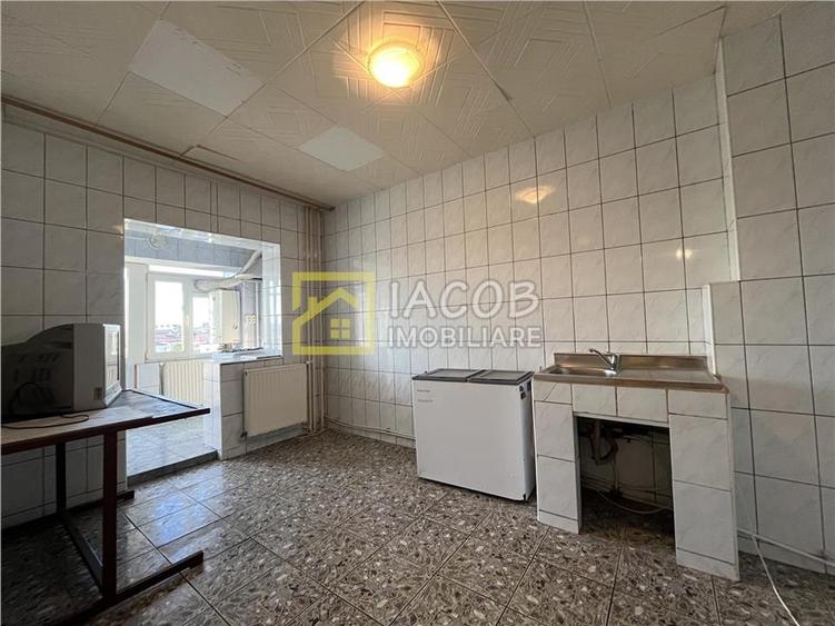 Apartament cu 2 camere decomandat în Central