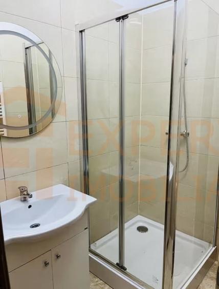 Apartament cu 3 camere semidecomandat, mobilat în Mamaia-Sat