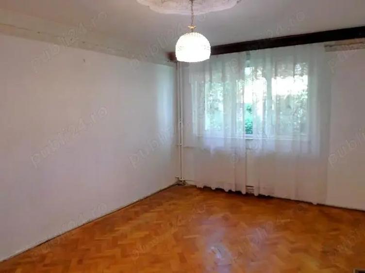 Apartament cu 3 camere decomandat în Nord