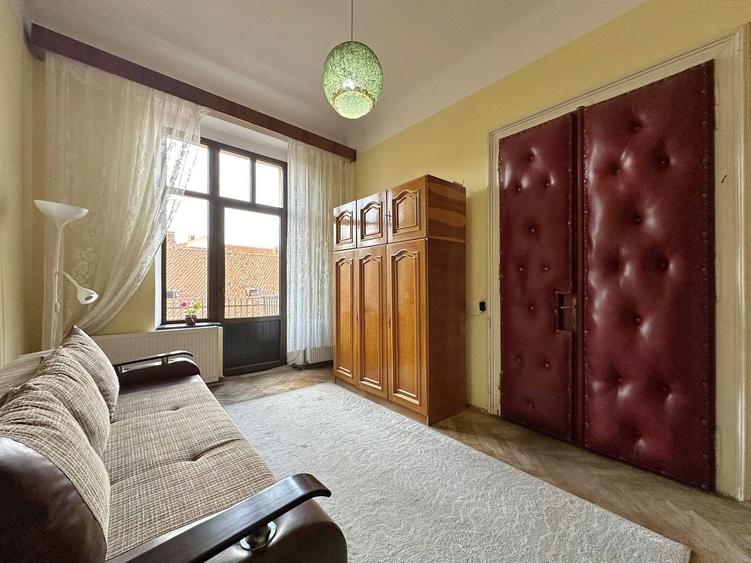 Apartament cu 6 camere nedecomandat în Centrul Istoric