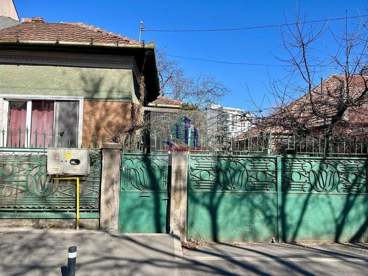 Casă individuală cu 2 camere cu Canalizare în Mărăști
