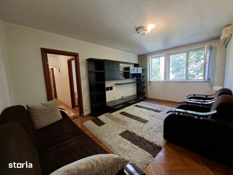 Apartament cu 3 camere semidecomandat, mobilat în Titan