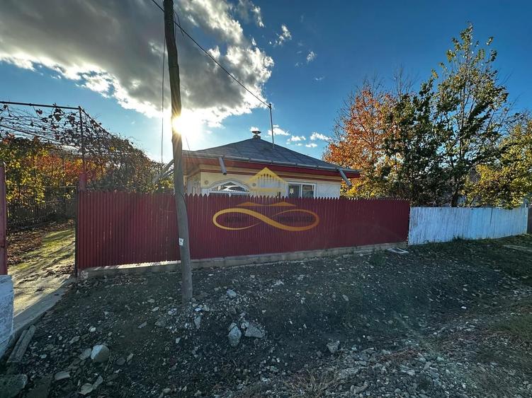 Casă individuală cu 4 camere cu Canalizare în Negri