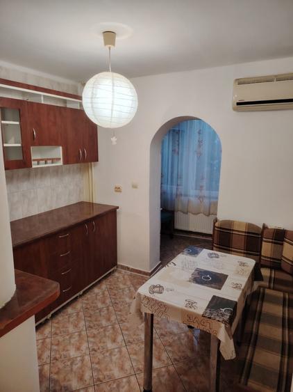 Apartament cu 3 camere decomandat în Chișoda