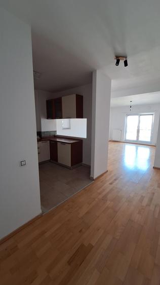 Apartament cu 2 camere semidecomandat în Subcetate
