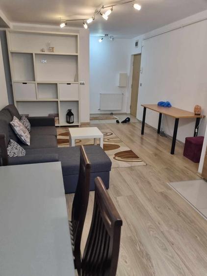 Apartament cu 2 camere decomandat în Florești